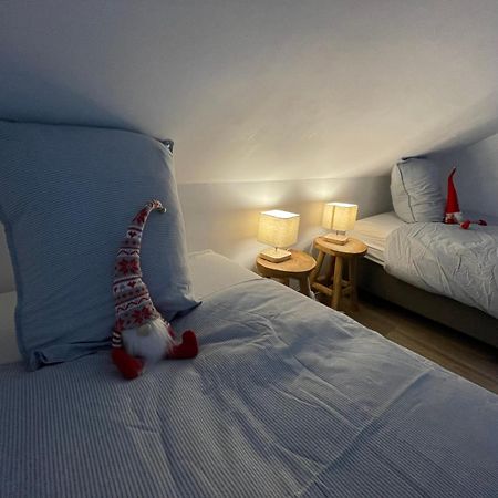 Apartmán Le Grenier De Charlotte Libin Exteriér fotografie